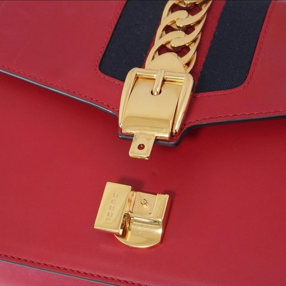 GUCCI Shoulder Bag Bamboo
Crossbody Bag Red Leather Gold Chain 421882001998 - Picture 8 of 13